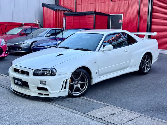 Nissan Skyline JDM car for sale — photo 15 of 25