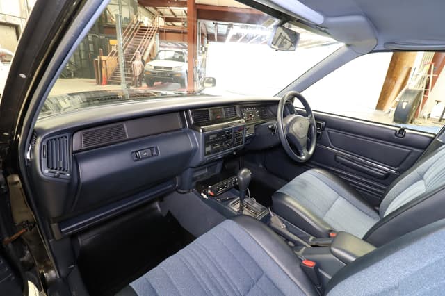 1995 Toyota Crown JDM car for sale — photo 15 of 25