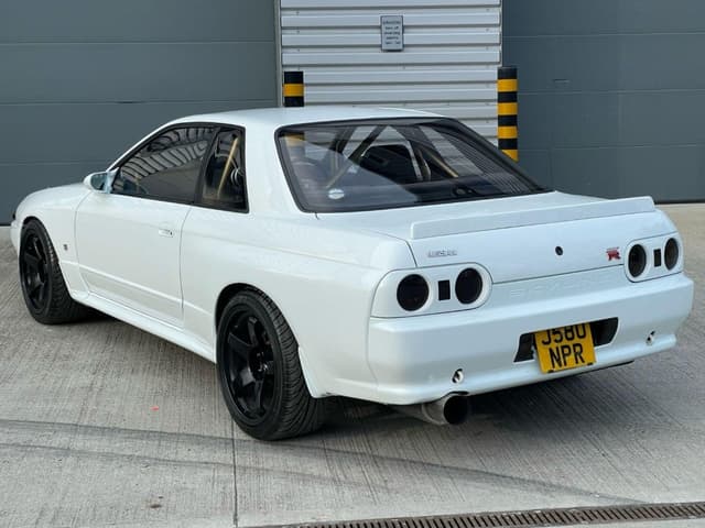 1991 Nissan Skyline JDM car for sale — photo 16 of 25