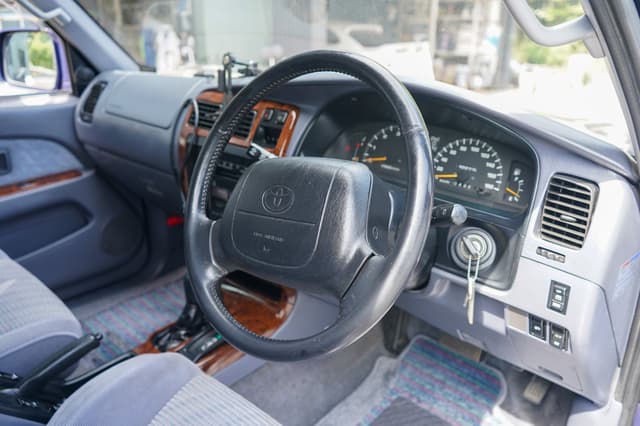 1996 Toyota Hilux Surf JDM car for sale — photo 9 of 20