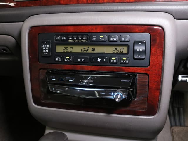 1997 Toyota Century JDM car for sale — photo 12 of 25