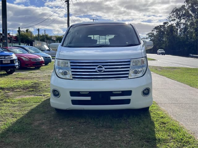 2007 Nissan Elgrand JDM car for sale — photo 2 of 16