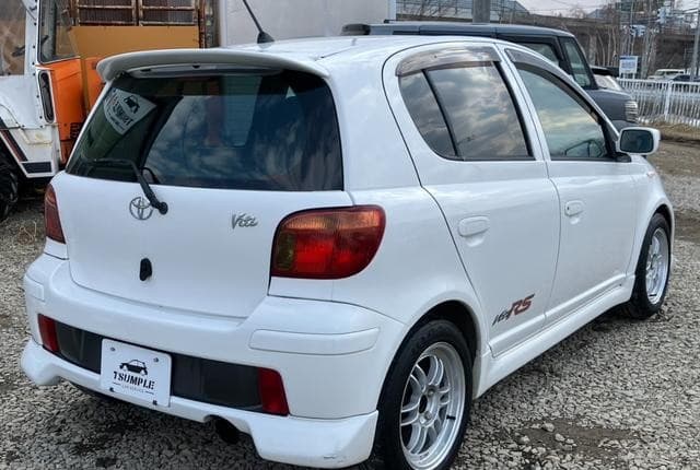 2003 Toyota Vitz JDM car for sale — photo 12 of 25
