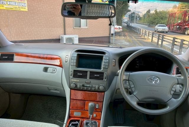 2002 Toyota Celsior JDM car for sale — photo 20 of 25