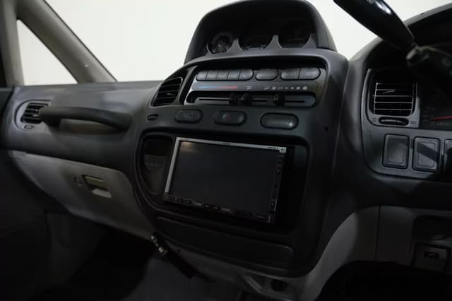 1995 Mitsubishi Delica JDM car for sale — photo 10 of 25