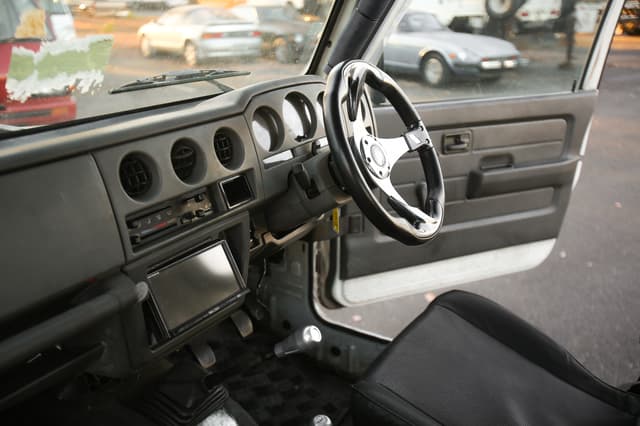 1998 Suzuki Jimny JDM car for sale — photo 3 of 10