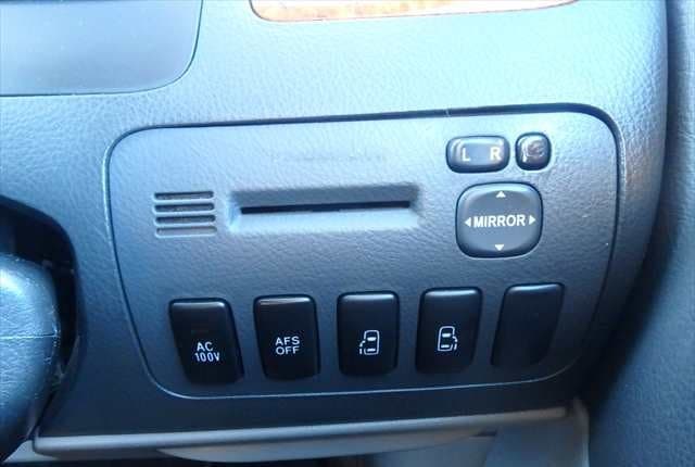 2007 Toyota Alphard JDM car for sale — photo 17 of 25