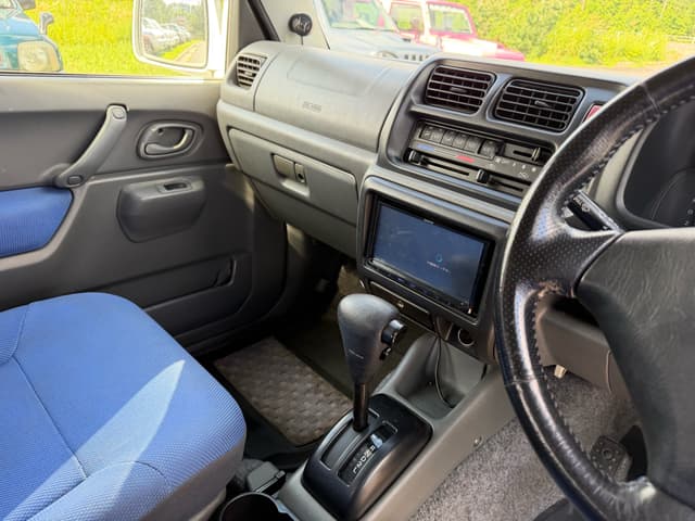 2001 Suzuki Jimny JDM car for sale — photo 4 of 12