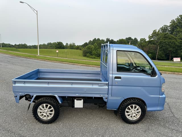 1999 Daihatsu Hijet JDM car for sale — photo 10 of 19