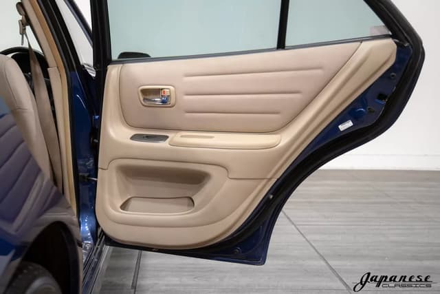 2001 Toyota Altezza JDM car for sale — photo 21 of 25