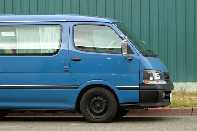 1997 Toyota HiAce JDM car for sale — photo 7 of 25