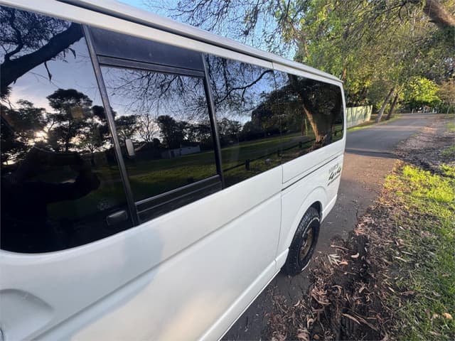 2008 Toyota HiAce JDM car for sale — photo 10 of 25