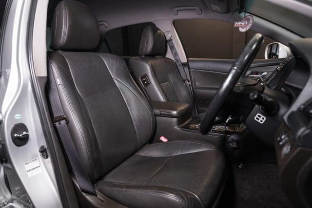 2008 Toyota Crown JDM car for sale — photo 16 of 18