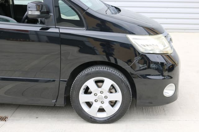 2009 Nissan Serena JDM car for sale — photo 9 of 25