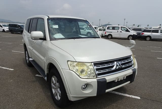 2011 Mitsubishi Pajero JDM car for sale — photo 7 of 25