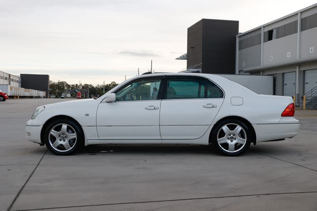 2000 Toyota Celsior JDM car for sale — photo 9 of 25