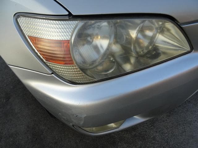 1999 Toyota Altezza JDM car for sale — photo 11 of 24
