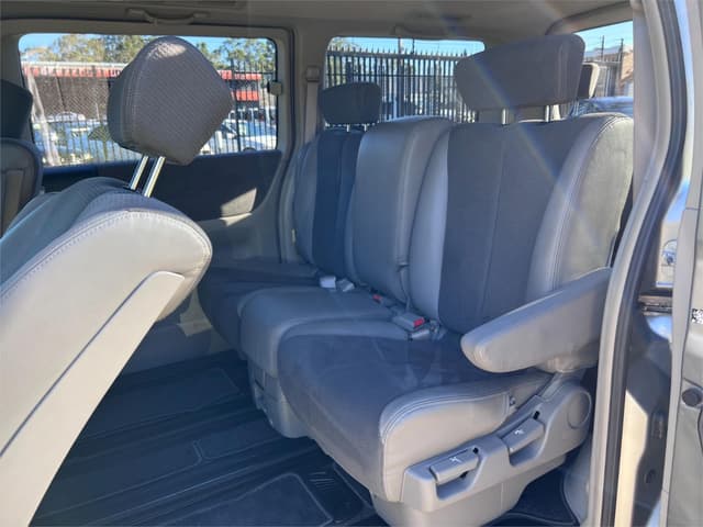 2002 Nissan Elgrand JDM car for sale — photo 14 of 16