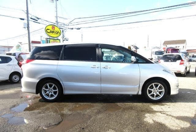 2006 Toyota Estima JDM car for sale — photo 19 of 20