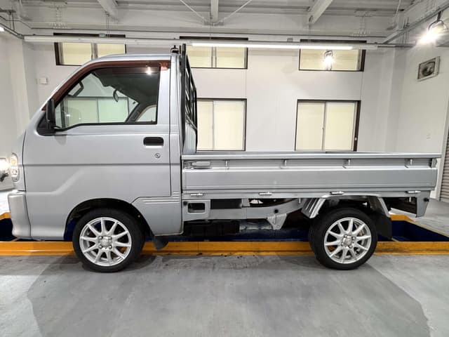 2001 Daihatsu Hijet JDM car for sale — photo 3 of 25