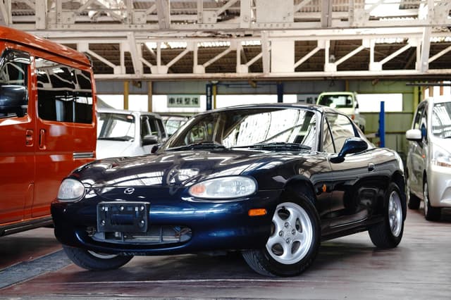 1999 Mazda Roadster (Eunos Roadster / MX-5) JDM car for sale — photo 14 of 14