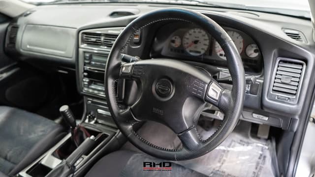 2001 Nissan Stagea JDM car for sale — photo 12 of 25