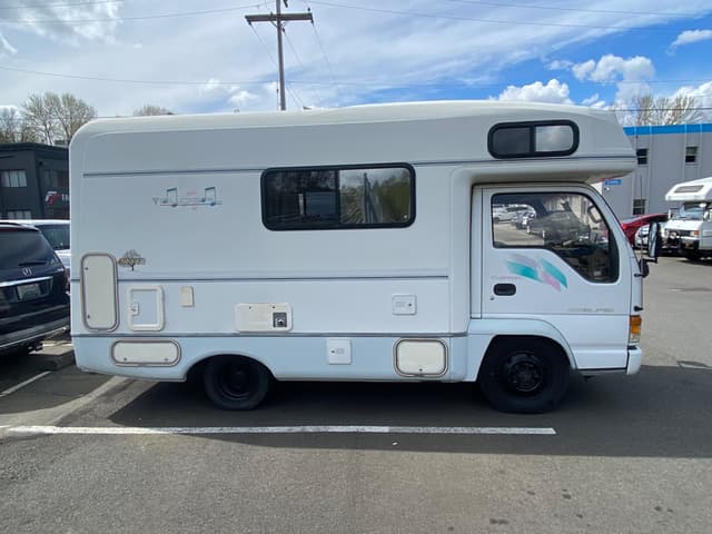 1996 Isuzu Elf JDM car for sale — photo 3 of 10