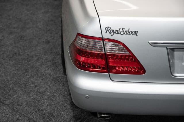 2006 Toyota Crown JDM car for sale — photo 9 of 15