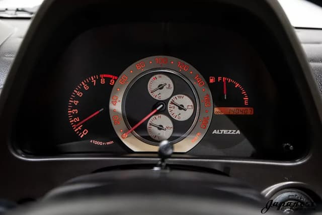 1999 Toyota Altezza JDM car for sale — photo 13 of 25