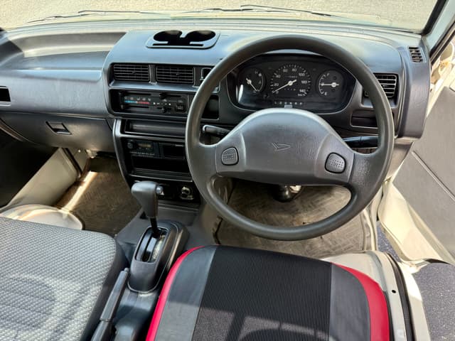 1999 Daihatsu Hijet JDM car for sale — photo 13 of 15
