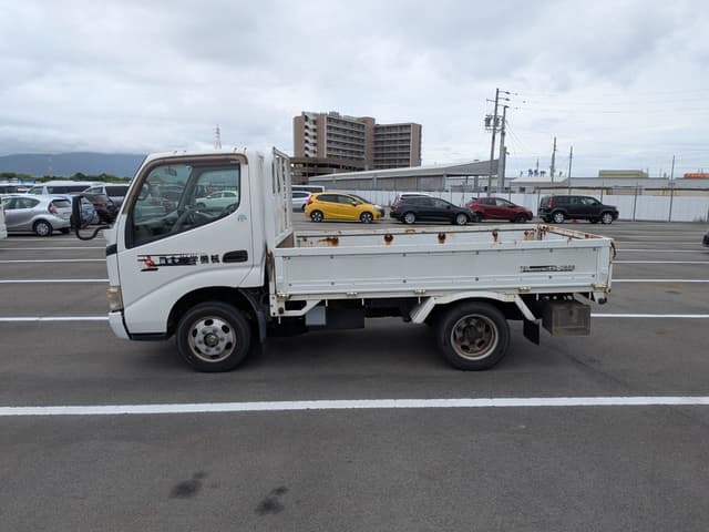 2005 Toyota Toyoace JDM car for sale — photo 2 of 10