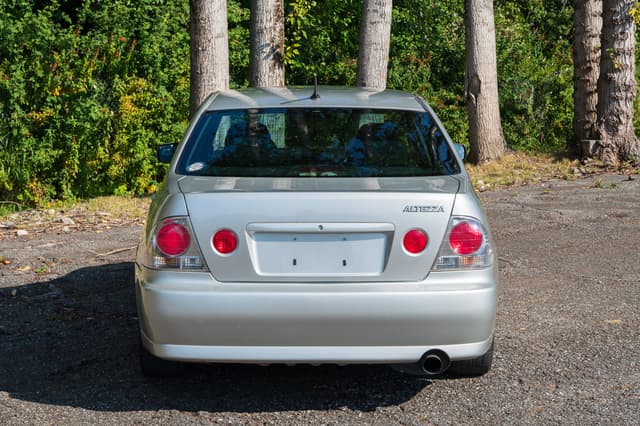 1998 Toyota Altezza JDM car for sale — photo 5 of 14