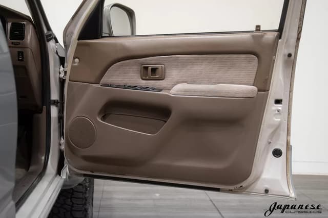1998 Toyota Hilux Surf JDM car for sale — photo 20 of 25