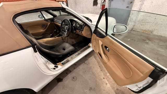 2000 Mazda Roadster (Eunos Roadster / MX-5) JDM car for sale — photo 8 of 13