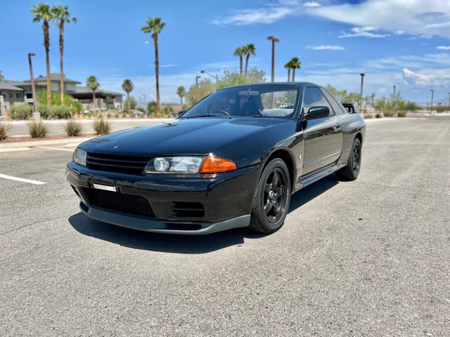 1992 Nissan Skyline JDM car for sale — photo 2 of 24