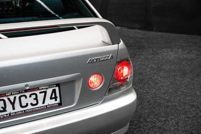 1999 Toyota Altezza JDM car for sale — photo 3 of 19