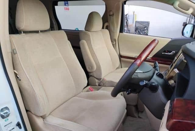 2009 Toyota Alphard JDM car for sale — photo 4 of 10