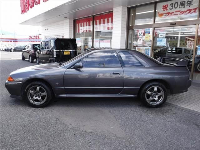 1991 Nissan Skyline JDM car for sale — photo 7 of 25