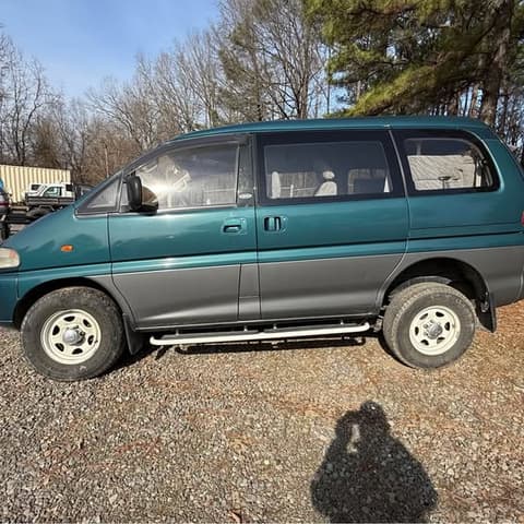1995 Mitsubishi Delica JDM car for sale — photo 3 of 8
