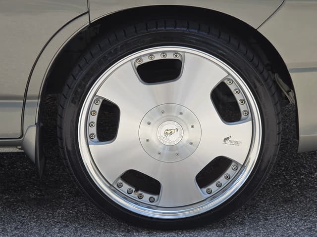 2000 Toyota Granvia JDM car for sale — photo 15 of 25