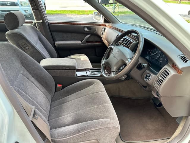 1996 Nissan Cima JDM car for sale — photo 10 of 25
