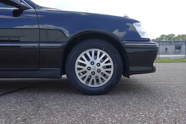 1999 Toyota Crown JDM car for sale — photo 4 of 18