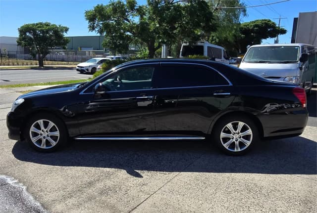 2012 Toyota Majesta JDM car for sale — photo 5 of 19