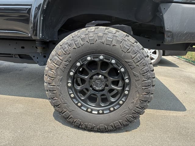 1997 Toyota Hilux Surf JDM car for sale — photo 3 of 8