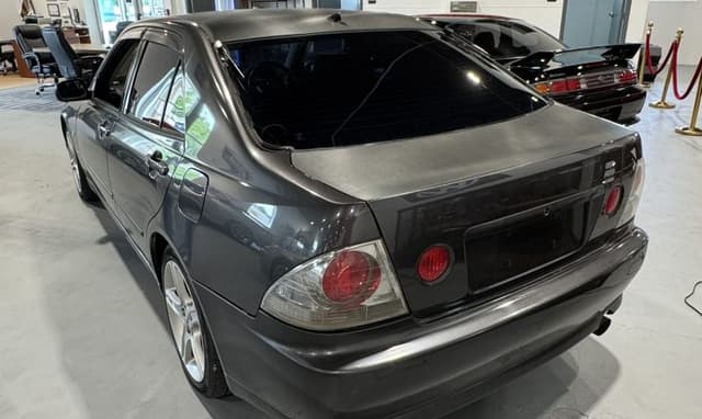 1998 Toyota Altezza JDM car for sale — photo 6 of 25