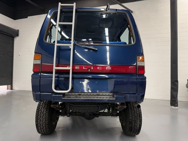 1993 Mitsubishi Delica JDM car for sale — photo 14 of 25