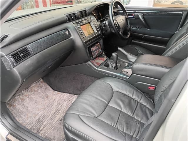 2003 Toyota Crown JDM car for sale — photo 12 of 24