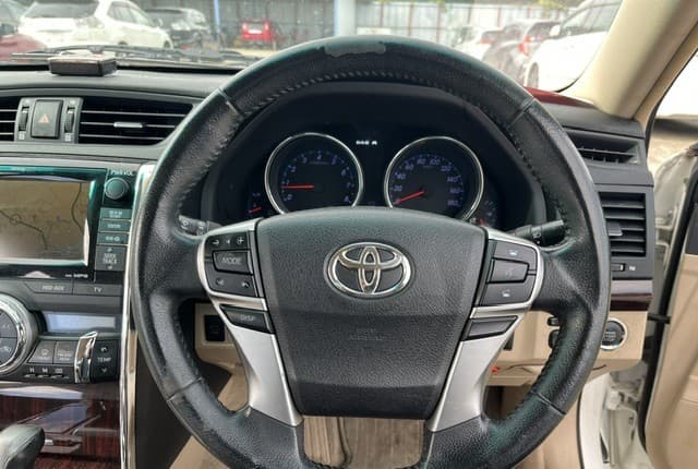 2011 Toyota Mark X JDM car for sale — photo 11 of 25