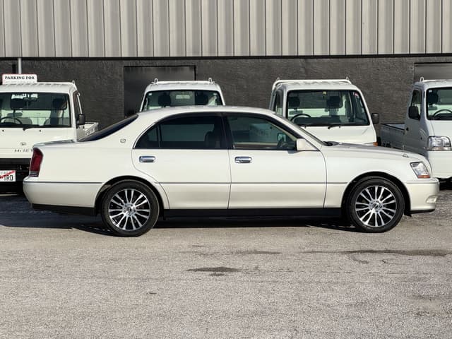 1999 Toyota Majesta JDM car for sale — photo 17 of 24
