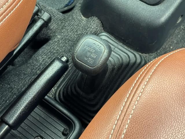 2001 Mitsubishi Pajero Mini JDM car for sale — photo 17 of 25